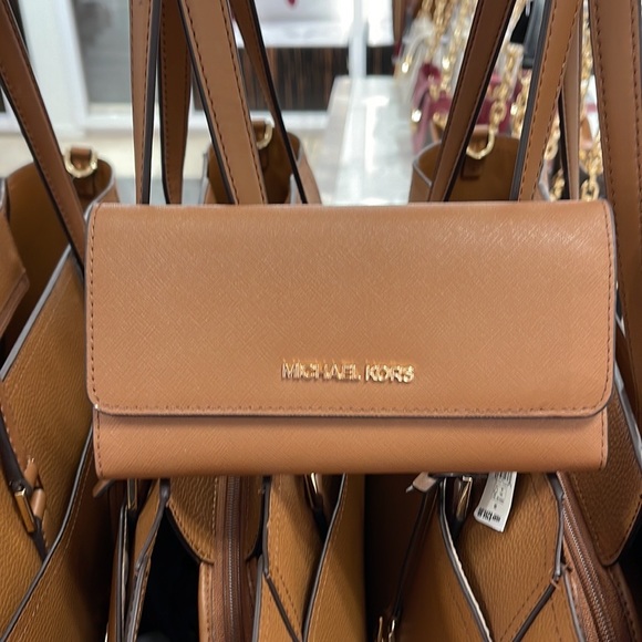 MICHAEL KORS JET SET TRAVEL LARGE TRIFOLD WALLET LUGGAGE COLOR - Picture 9 of 16